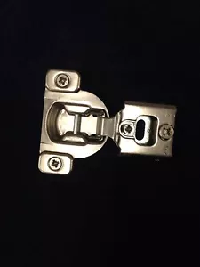 Bisagras de gabinete de cocina. Bisagra de superposición de 1/2". Compra 4 o más a $3.49 cada uno - Imagen 1 de 5