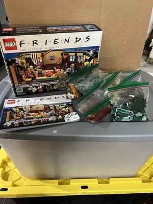 LEGO Ideas Friends Central Perk 21319 - Image 1 of 2