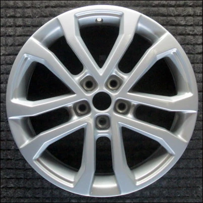 Llanta Chevrolet Sonic 17 pulgadas pintada OEM de 2015 a 2020 Foto 1 de 1