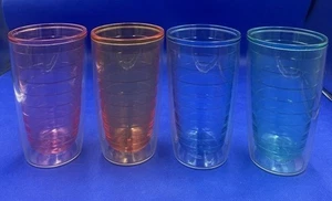 Vintage 4er Set verschiedene Tervis klar & farbig isoliert 16oz Becher - Bild 1 von 11