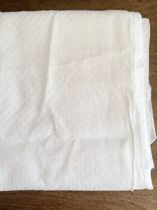 Altmodischer blau gepunkteter Schweizer Spechler Vogel 58 Erbstück Nähen 2 Yard weiß - Bild 1 von 4