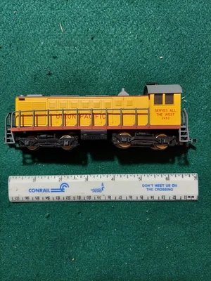 AHM #2452 UNION PACIFIC POWERED SWITCHER - Image 1 of 4