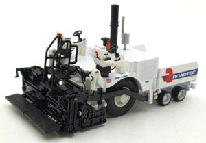Norscot 1/50 Scale Diecast 584374 - Roadtec RP190 Paver - Picture 1 of 5