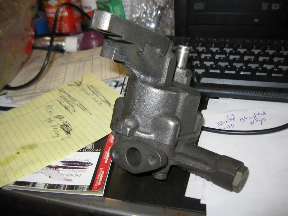 M22 Oldsmobile oil pump V8 w bolt on screen 1961 - 1964 not F85 Fed Mog p41-4 no - Image 1 of 2