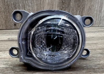 2019-2023 TOYOTA COROLLA LH FOG LIGHT ASSY OEM - Image 1 of 4