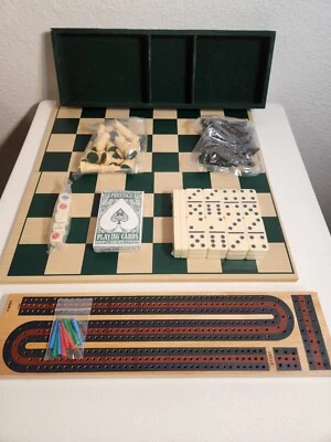 Juegos de viaje de ajedrez LOTE mixto dominó cuna póker dados cartas de juego - NUEVO Foto 1 de 4