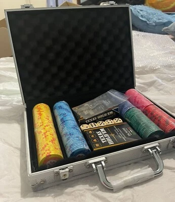 Dal Negro Set da Poker Valigetta colore argento con 2 mazzi, 200 fiches 5 dadi. - Immagine 1 di 3