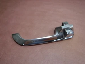 Manija de puerta exterior lateral del pasajero Jeep Wagoneer J10 FSJ 74-91 fabricante de equipos originales de fábrica - Imagen 1 de 3