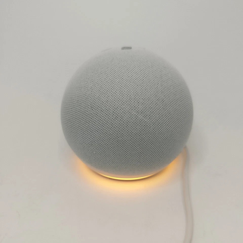 Amazon Alexa Echo Dot 4th Generation Smart Speaker Assistant Glacier White VGC - Image 1 of 4