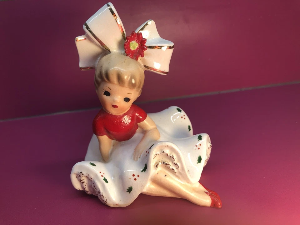 Estatuilla de niña de Navidad vintage Inarco Big Bow Poinsettia Ohio 1963 Foto 1 de 4