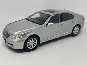 Norev Silver Lexus LS460 1/18 Diecast Model Car - Picture 1 of 18