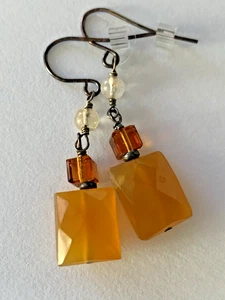 Vintage handwerklich gestaltete Ohrringe aus Swarovski Kristall mit Karmelian 1,5" - Bild 1 von 7
