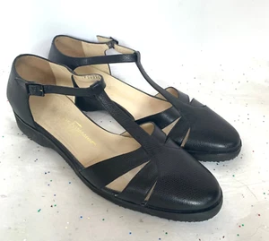 Salvatore Ferragamo Boutique Black Embossed Leather T strap Open Side Block Heel - Picture 1 of 14