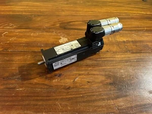 Rexroth MSK030C-0900-NN-M1-UG0-NNNN servo motor - Picture 1 of 2