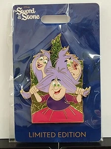 Prendedor WDI Espada en la Piedra 60 Aniversario Madam Mim LE 300 Disney - Imagen 1 de 2