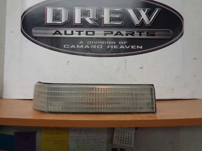 Front Lamp JEEP GRAND WAGONEER Right 93 Turn Signal Light - Изображение 1 из 2