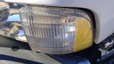 Conjunto de luz de estacionamiento/señal de giro usado se adapta a: Dodge 1500 2001 pickup lámpara de estacionamiento Foto 1 de 4