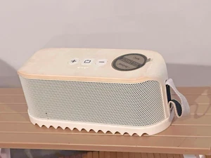 Jabra Solemate Bluetooth Lautsprecher - Tragbarer kabelloser Lautsprecher, ohne Ladekabel - Bild 1 von 3