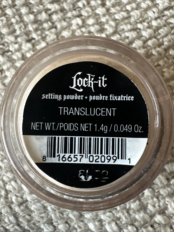 KVD Kat Von D - Lock It Setting Powder - Translucent - 1.4g/0.049 Oz Mini - Image 1 of 1