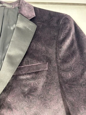 Van Heusen Men’s Black/purple  Velvet Paisley Tuxedo Sport Coat Slim Fit 40R - Image 1 of 4