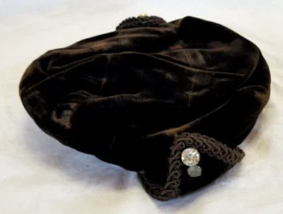 Boina de cóctel de terciopelo marrón sombrero de montar fascinador años 40 a 50 de colección Foto 1 de 4