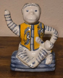8" Old Chinese Blue White Porcelain Dynasty Palace Feng Shui Monkey Tea Kettle B - Picture 1 of 5