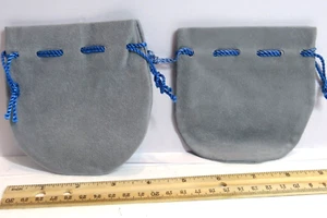 "BOLSA DE CUERDAS DE DIBUJO DE CUERO GAMUZA ITALIANA GRIS 4 1/4"" X 4"" - Imagen 1 de 1