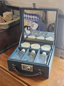 Vintage Mid 20th Century Ladies Travel Vanity Case - Picture 1 of 24