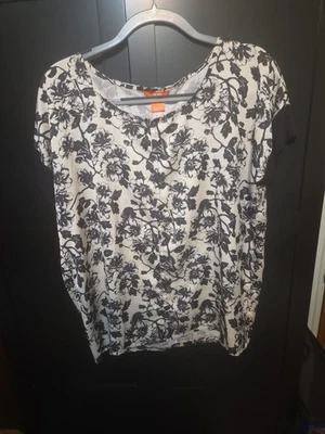 Blusa Mujer Floral Sedosa Joe Fresh Talla Grande Negra Y Crema Foto 1 de 4