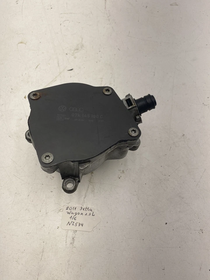 Насос вакуумный для гольфа универсал Volkswagen Jetta 2011-2014 годов выпуска от оригинального производителя. - Изображение 1 из 4