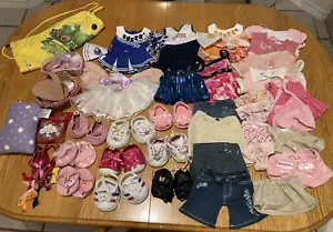 Lotto vestiti Costruisci un orso BAB Cheer Sketchers Crocs Hello Kitty scarpe fata - Foto 1 di 15
