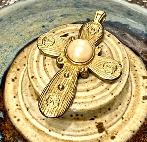 italian roman greek cross w lion emblem pendant gold plate qvc - Picture 1 of 11