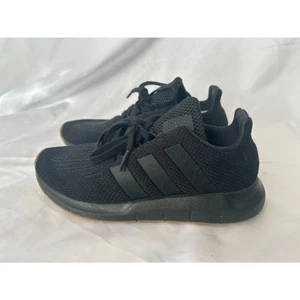 Adidas Kinder Swift Run 1.0 Laufschuhe schwarz Sneaker Größe 2 Jungen - Bild 1 von 8