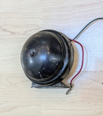 Triumph  650 750 Domed Clear Hooter Motorcycle Low Tone Horn WORKS 1970 Bonne - Image 1 of 4