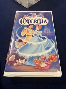 WALT DISNEY CINDERELLA 1995 REMASTERED VHS MASTERPIECE COLLECTION - Picture 1 of 3