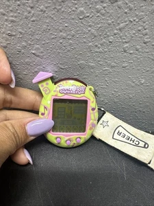 Rare 2004 Tamagotchi Connection V5 Familitchi Tama House Music Note Green & Pink - Picture 1 of 8