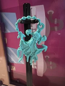 Monster High Puppe Vandala Doubloons Blau Aqua Anker Handtasche - Bild 1 von 5