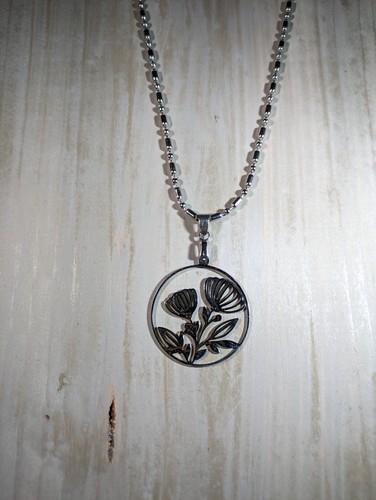 VETEMENTS Nuova Collana Acciaio Inox con Ciondolo Fiore