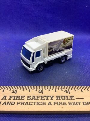 Matchbox Scissors Truck White World Jets MB401 1999 Air Traffic Diecast NICE - Image 1 of 4