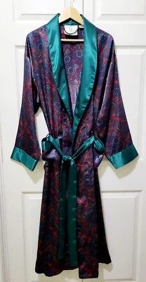 Bata de colección número 1 Londres Victoria's Secret satinada cachemira para hombre talla S/M de colección  Foto 1 de 4