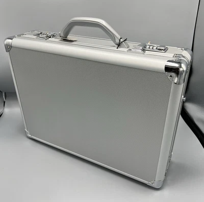 Solo серебро алюминия 17 «ноутбук атташе AC100-10 портфель с двойной замки новый с Ярлыками - Изображение 1 из 3