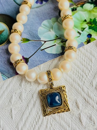 Givenchy Vintage Barocco Zaffiro Quadrato Ciondolo Grandi Perle Bianche Collana