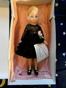 #1117 BABETTE Vintage 9" MADAME ALEXANDER DOLL in BOX Blonde PORTRETTES - Picture 1 of 6
