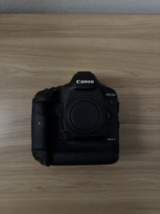 Canon 1DX Mark II + EF 24-70mm f/2.8L | BUNDLE - Picture 1 of 7