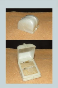 Ring Presentation Box Case Plastic Celluloid Ribbed Art Deco White Pearl Vintage - Picture 1 of 7
