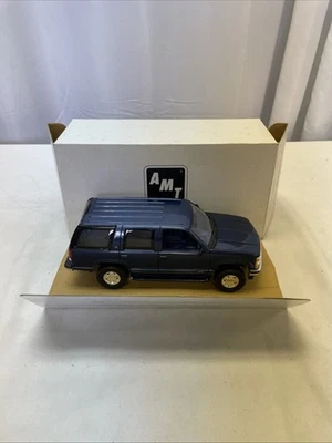 1/25 Scale 1996 Chevy Tahoe LT Plastic Promo 8" AMT/Ertl 8948EO Blue New! - Image 1 of 4