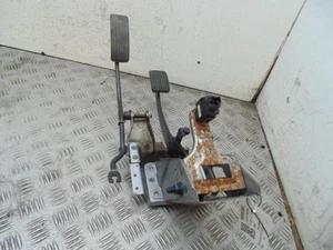 Volvo V40 Brake & Clutch Pedal Box 4 Pin Plug Mk1 1.8 Petrol 1995-2004S - Picture 1 of 10