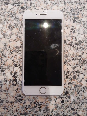 Apple IPhone - Image 1 of 2