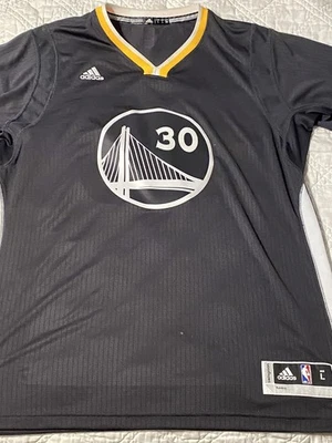 Camiseta Adidas Golden State Warriors Steph Curry para hombre talla grande manga swingman”  Foto 1 de 4