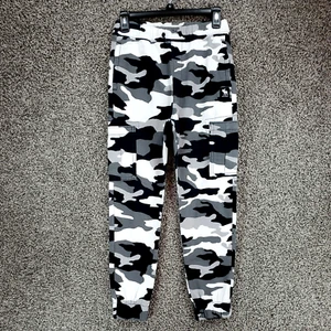 Abercrombie Kids Camouflage Cargo Camouflage Stretch Pants Girls Size 13/14 - Picture 1 of 12